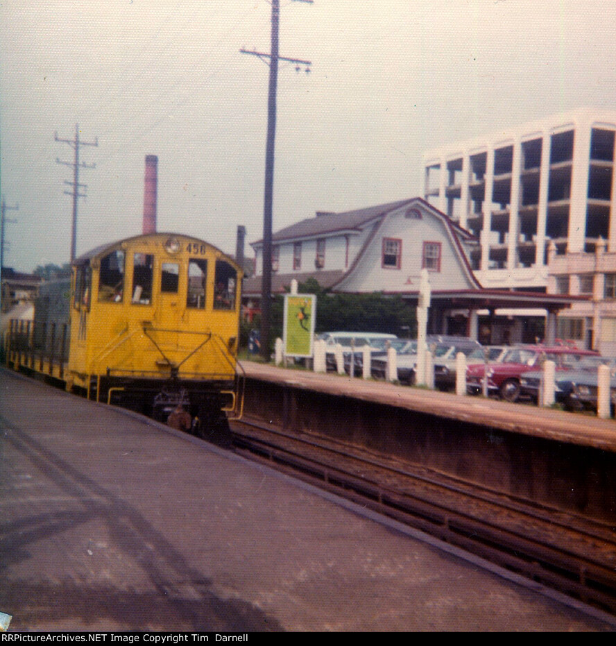 LI 456 on Oyster Bay branch freight